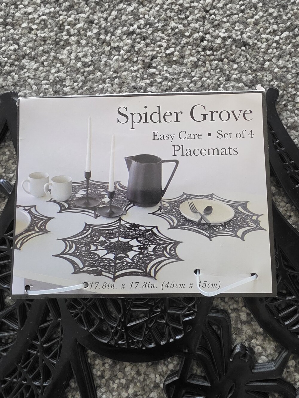 NWT! Creepy Web Vinyl Spiderweb Table Runner & (4) Placemats - Black - Picture 3 of 4